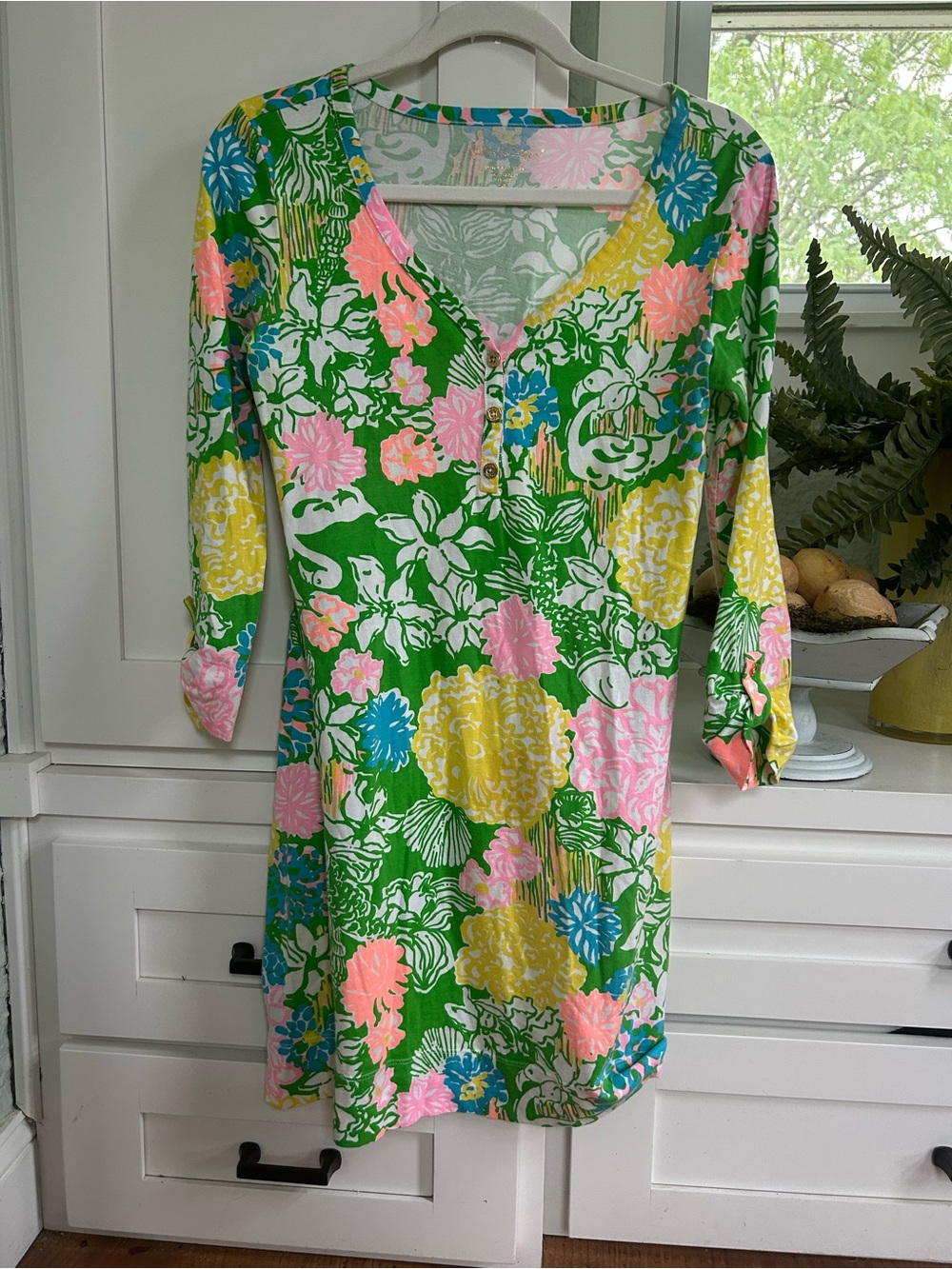 Lilly Pulitzer Lena-Peru sz small dress with cute 3/4 sleeves with gold buttons
